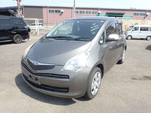 TOYOTA Ractis