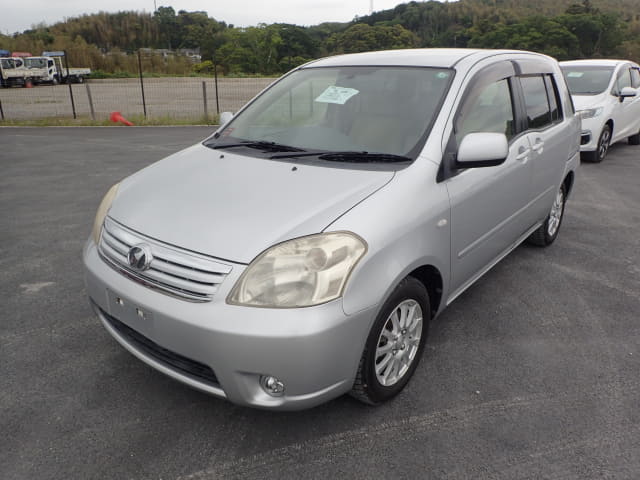 TOYOTA Raum