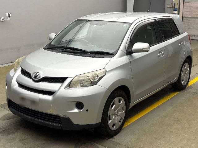 TOYOTA IST