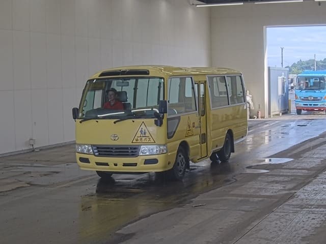 TOYOTA Coaster