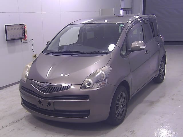 TOYOTA Ractis
