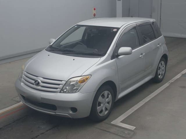 TOYOTA IST