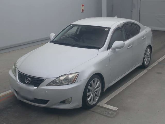 LEXUS IS;