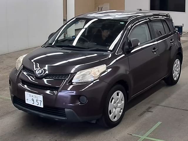 TOYOTA IST;