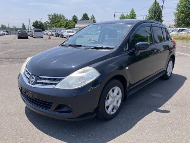 NISSAN Tiida