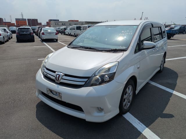 TOYOTA Isis]