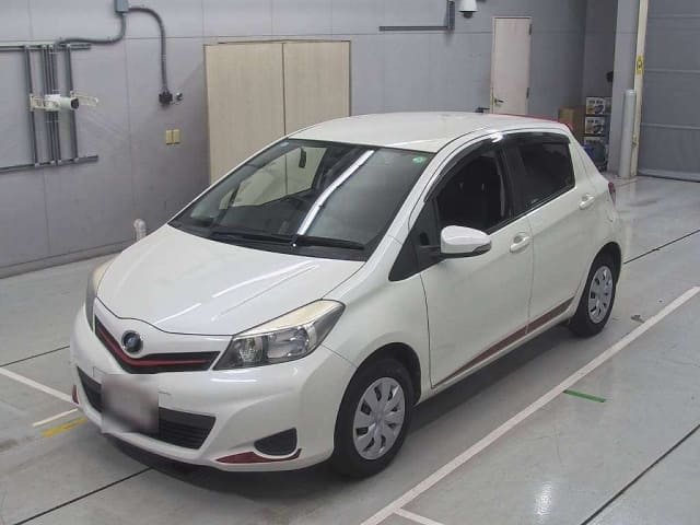 TOYOTA Vitz