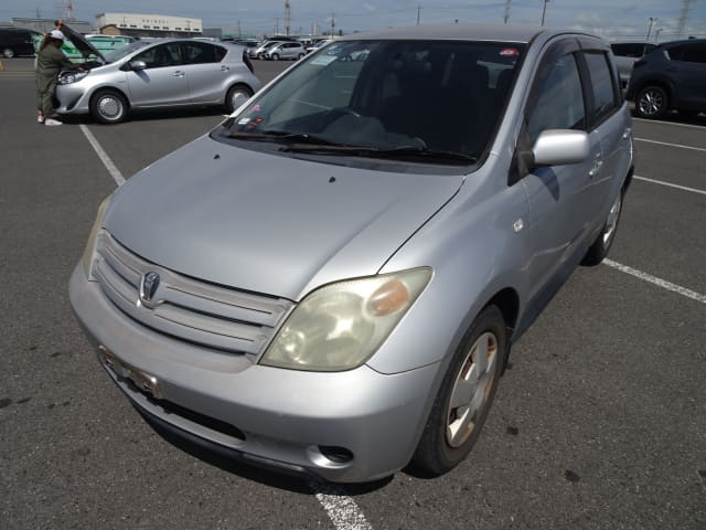 TOYOTA IST