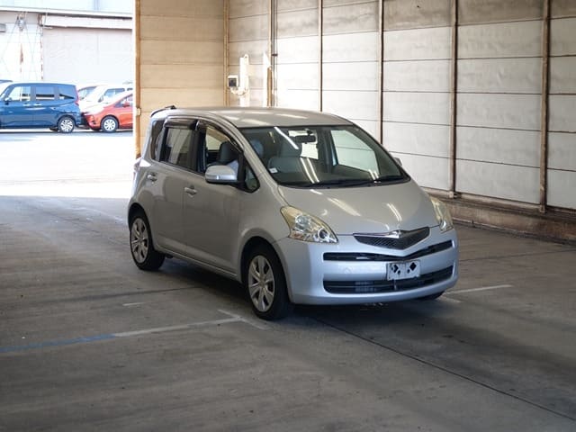 TOYOTA Ractis