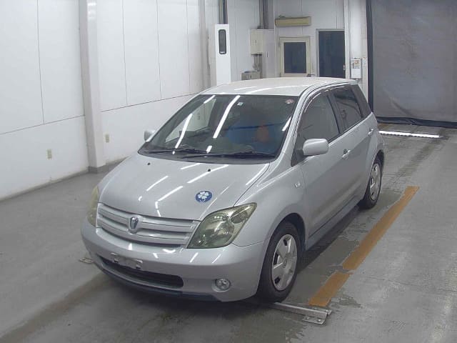 TOYOTA IST