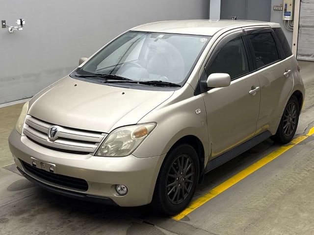 TOYOTA IST