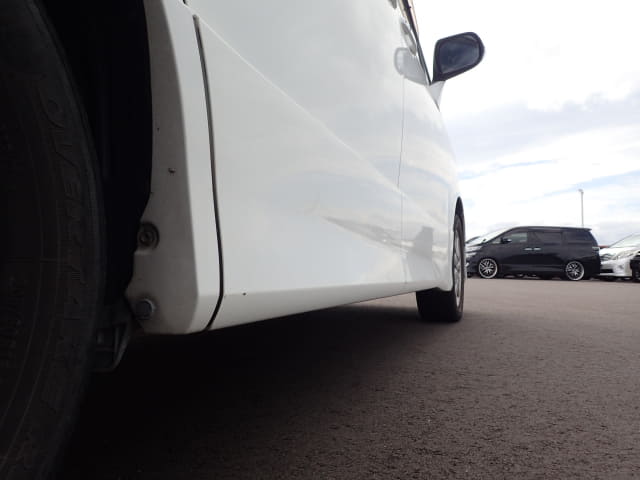 TOYOTA Voxy thumbnail 21