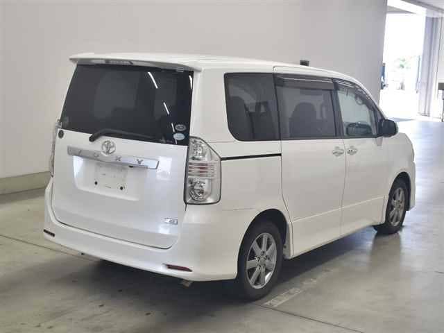 TOYOTA Voxy thumbnail 53