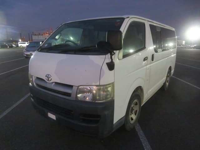 TOYOTA Regiusace Van