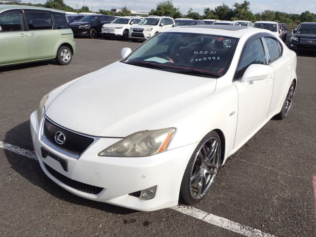 LEXUS IS.