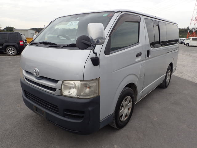 TOYOTA Regiusace Van