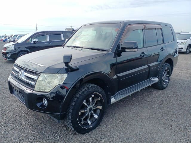 MITSUBISHI Pajero