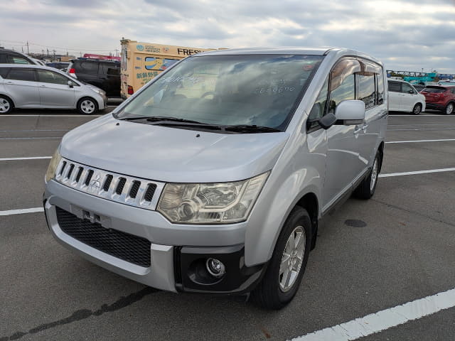 MITSUBISHI Delica D5
