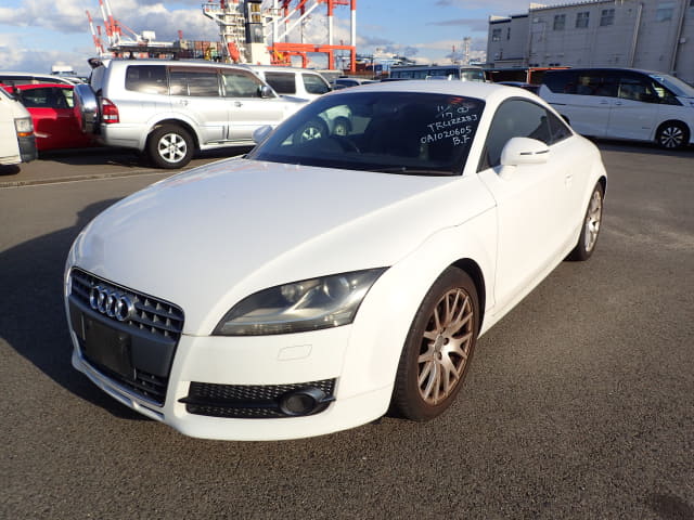 AUDI TT;