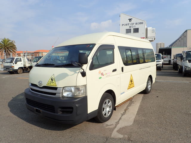 TOYOTA Hiace Commuter