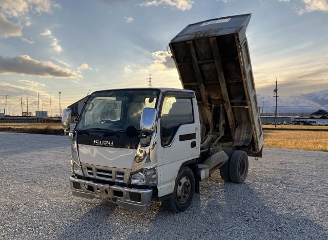 ISUZU Elf Truck