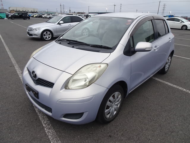 TOYOTA Vitz