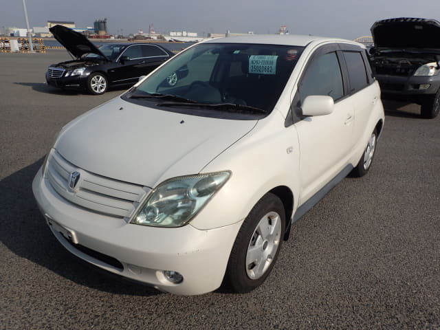 TOYOTA IST