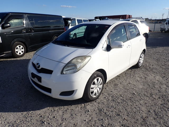 TOYOTA Vitz
