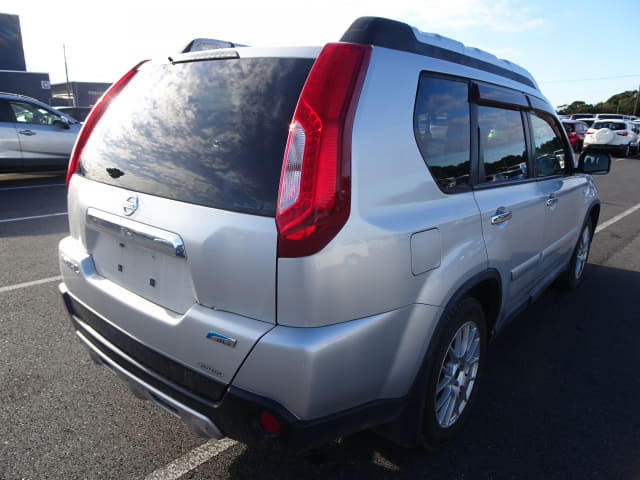 2010 NISSAN X-Trail