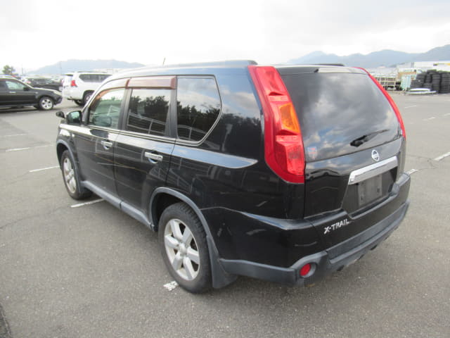2010 NISSAN X-Trail