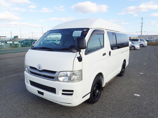 TOYOTA Regiusace Van