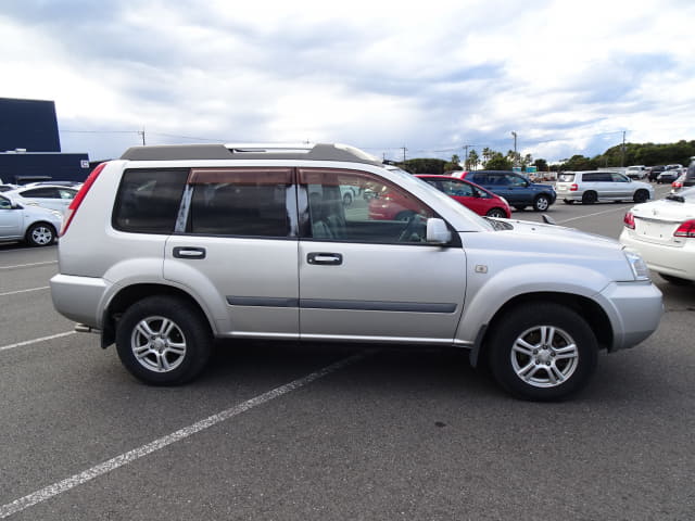 2006 NISSAN X-Trail