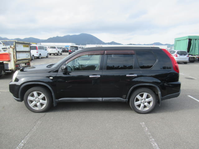 2010 NISSAN X-Trail