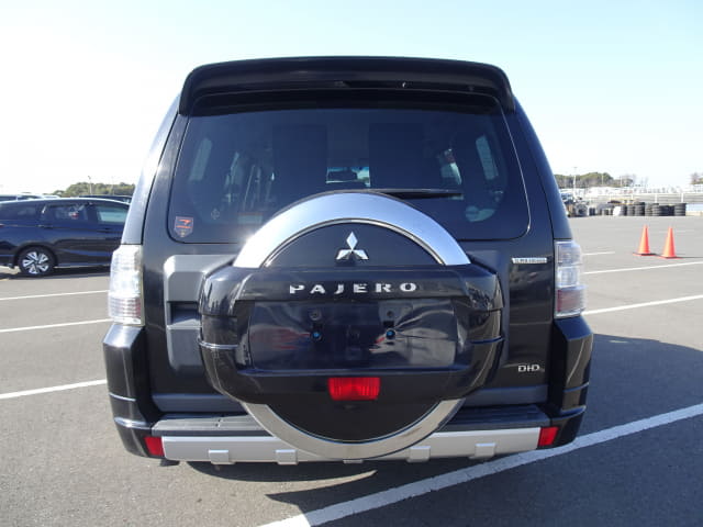 2010 MITSUBISHI Pajero