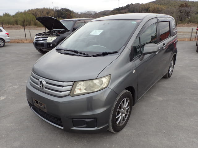 HONDA Freed Spike