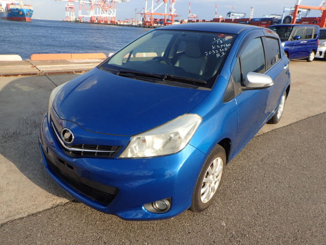 TOYOTA Vitz