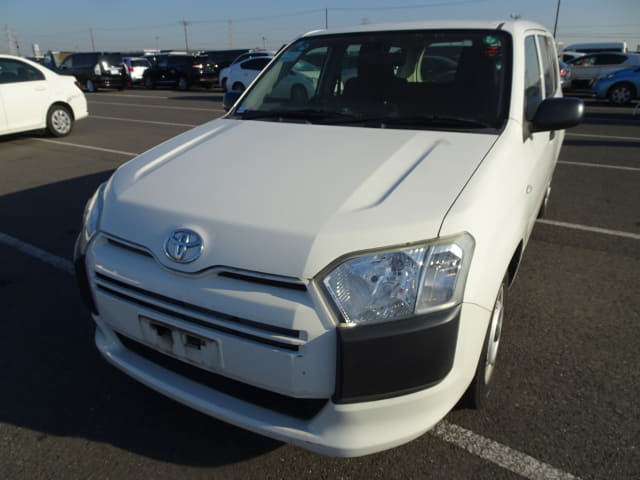 TOYOTA Succeed Van.