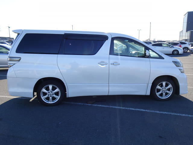 2010 TOYOTA Vellfire