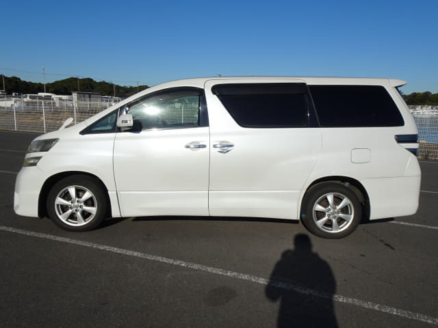 2010 TOYOTA Vellfire