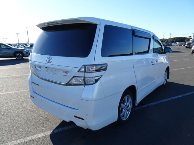2010 TOYOTA Vellfire