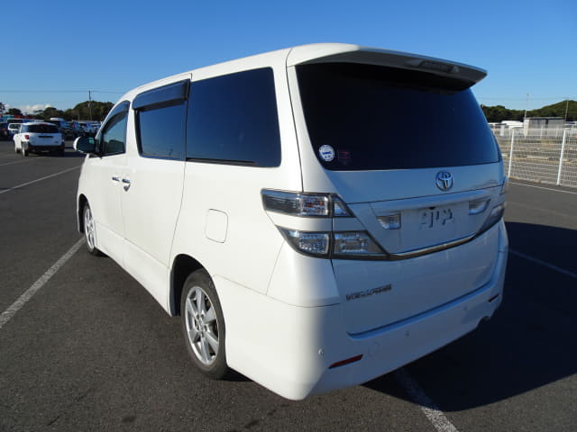 2010 TOYOTA Vellfire