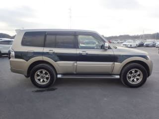 2011 MITSUBISHI Pajero