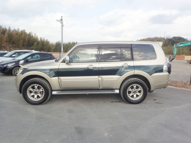 2011 MITSUBISHI Pajero