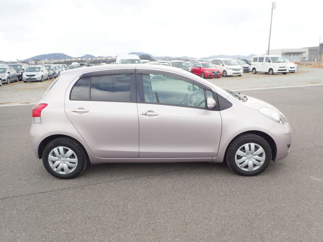 2011 TOYOTA Vitz