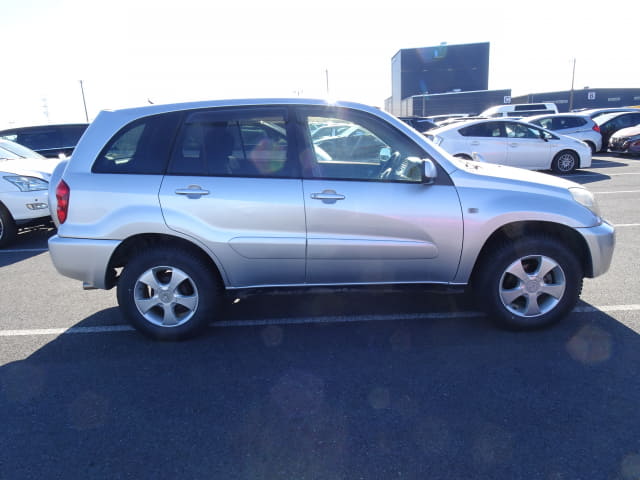 2004 TOYOTA RAV4