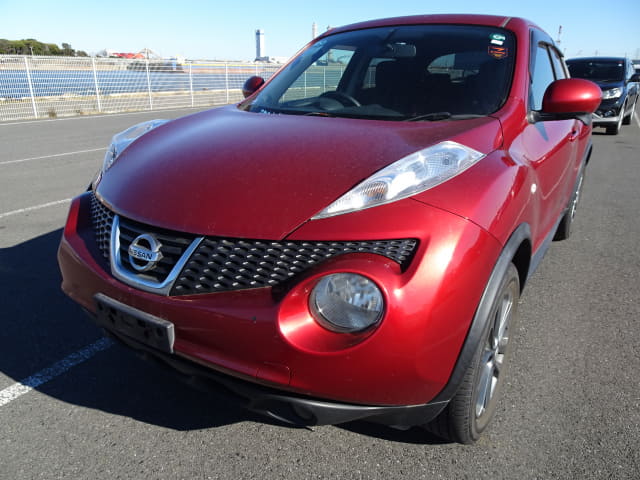 NISSAN JUKE;