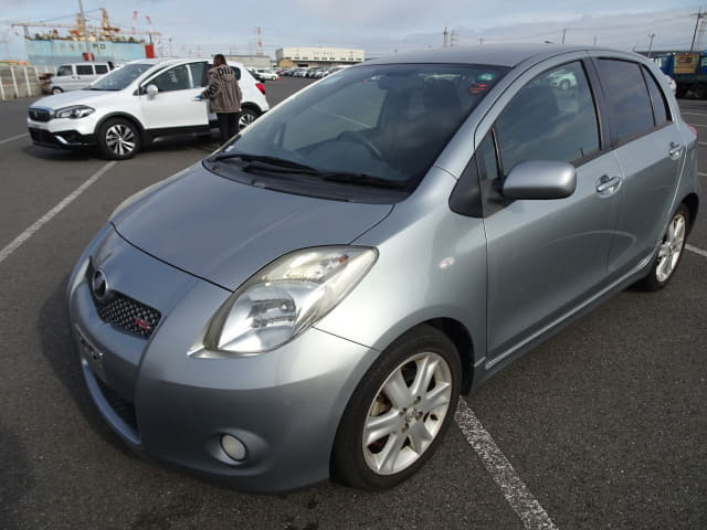 2005 TOYOTA Vitz