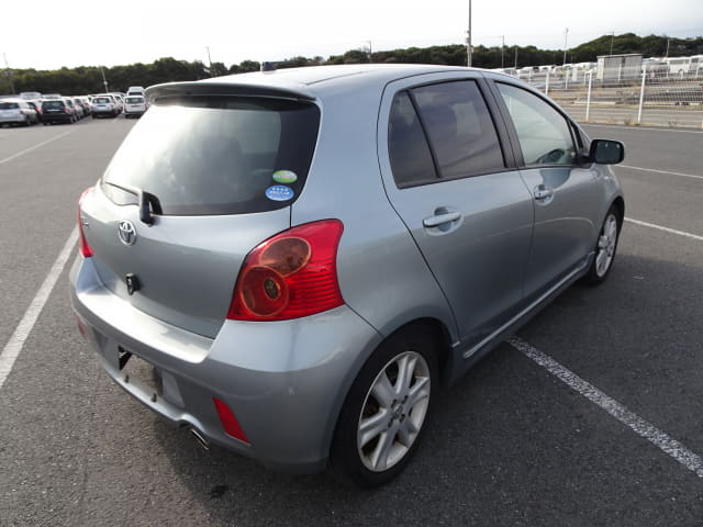 2005 TOYOTA Vitz