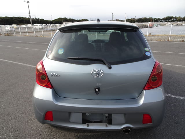 2005 TOYOTA Vitz