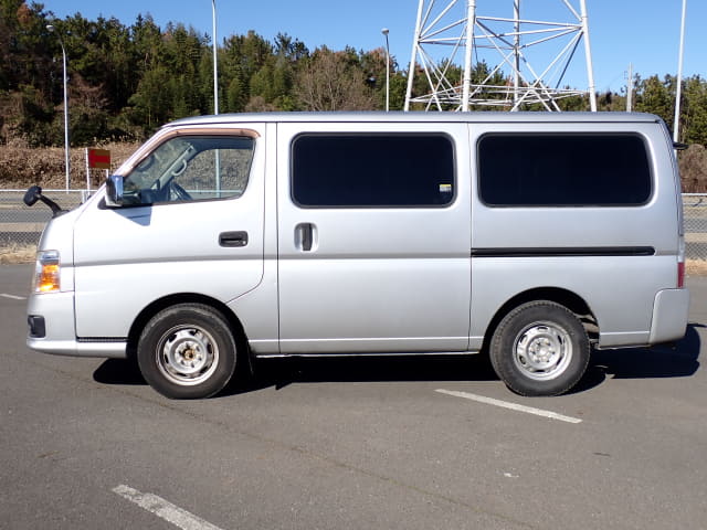 2011 NISSAN Caravan Van